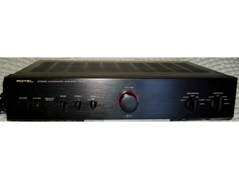 Excellent ROTEL RA-970 Integrated Amp 60 RMS watts per channel - Black Made in JAPAN - Very Musical!