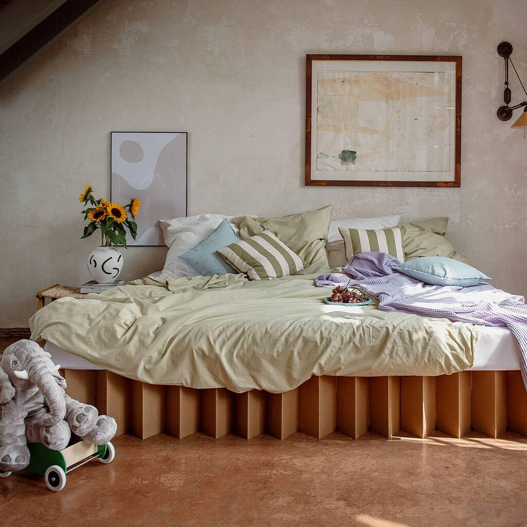 ROOM IN A BOX Co-Sleeping in the natural family bed 