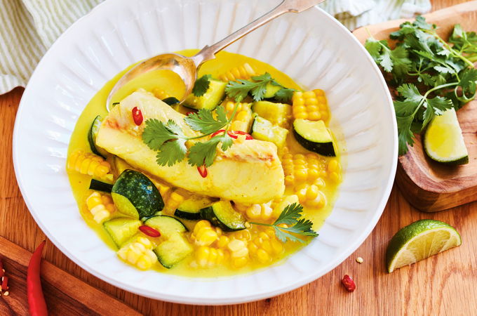 Morue et maïs, bouillon au cari épicé