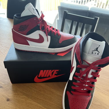Nike Air Jordan 42.5