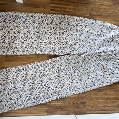Trousers with flower pattern