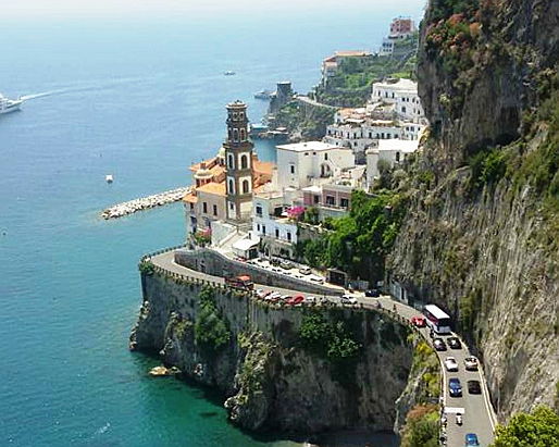  Capri, Italien
- atrani