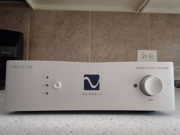 PS Audio Trio C-100  100wpc remote integrated amplifier