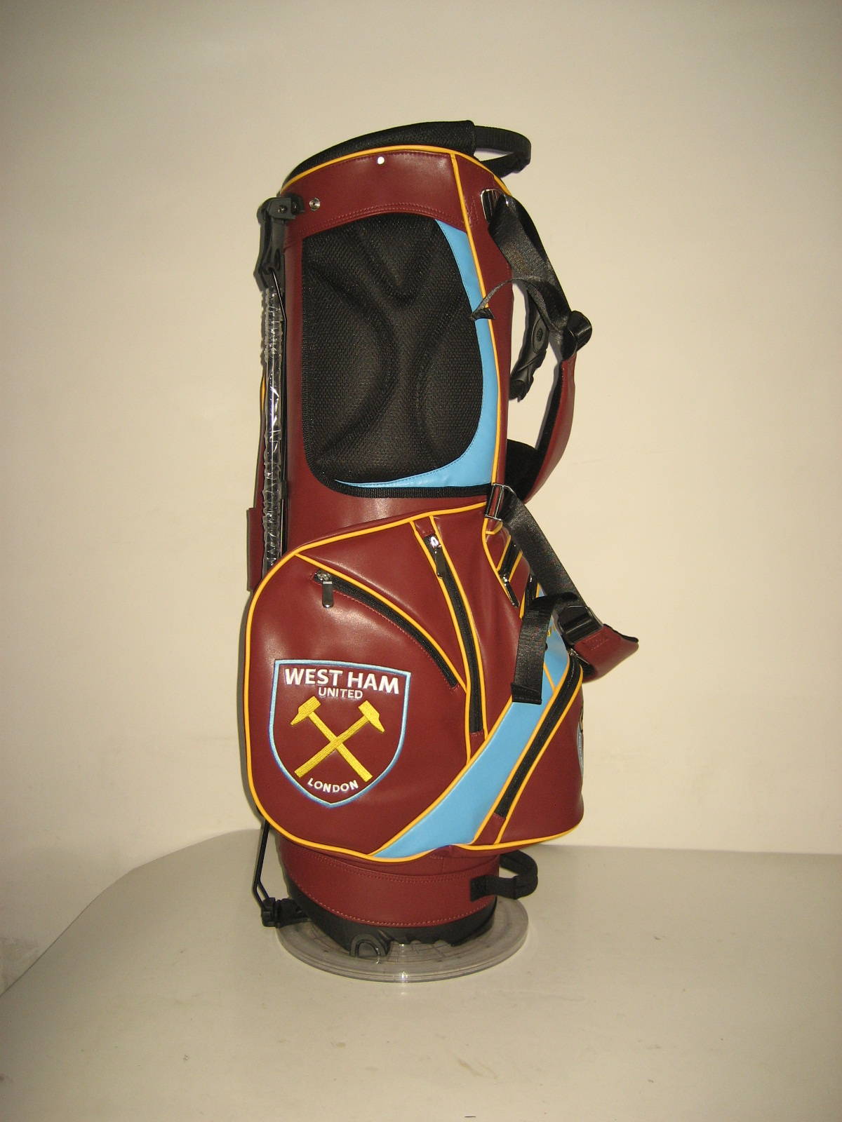 Customised football club golf bags by Golf Custom Bags 15