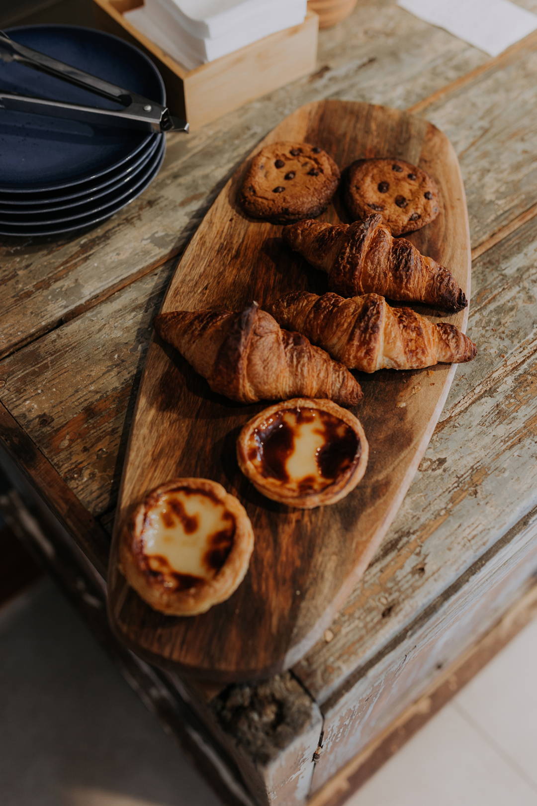 Croissants and pastéis de nata are some of the sweet snacks served at SO Coffee Roasters