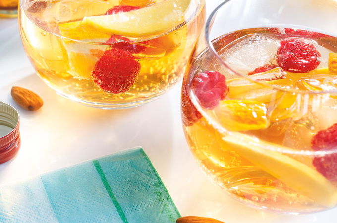Sangria blanche au miel et à la mangue