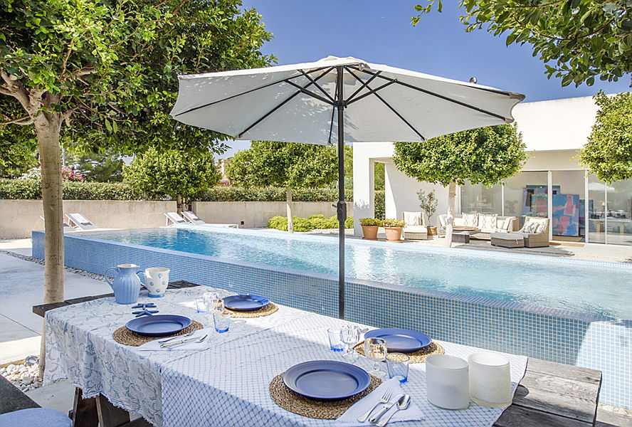  Pollensa
- Comprar una villa en una excelente ubicación cerca de Formentor con los agentes inmobiliarios Engel & Völkers