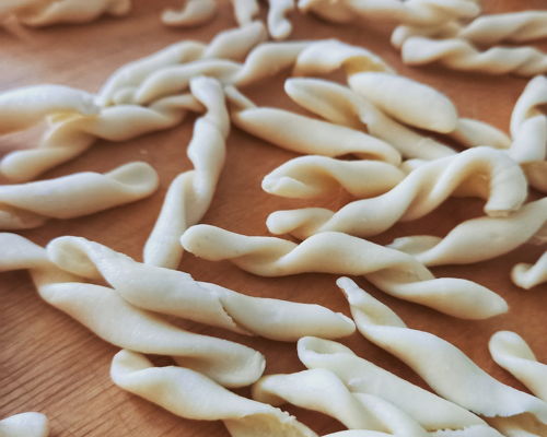 Cooking classes Bari: Apulian cuisine: cicatelli, pizza and torta tenerina