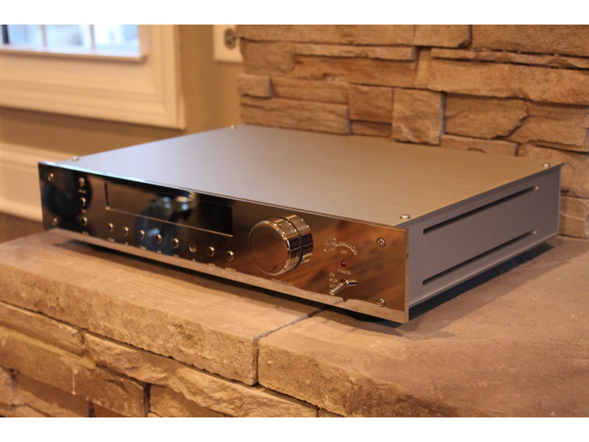 Burmester 035 Preamplifier With Optional Moving Coil Phono Stage