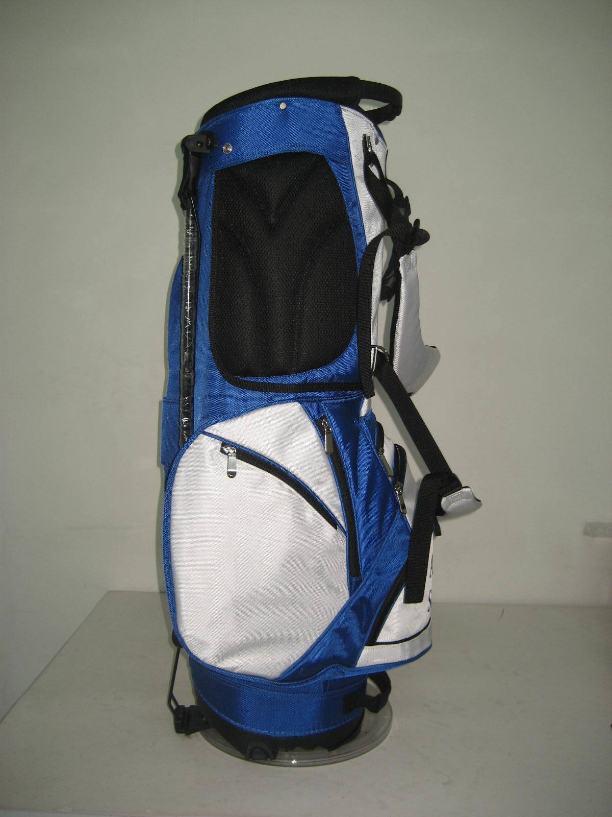 Customised football club golf bags by Golf Custom Bags 8