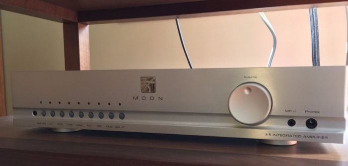 Simaudio Moon i-1 integrated amplifier