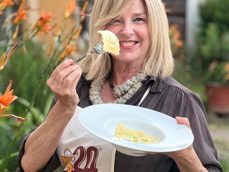 Cooking classes Cremona: Tortelli and colors: the pasta embraces the herbs