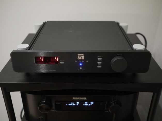 Simaudio Moon i-5 Integrated Amplifier (black face plate)