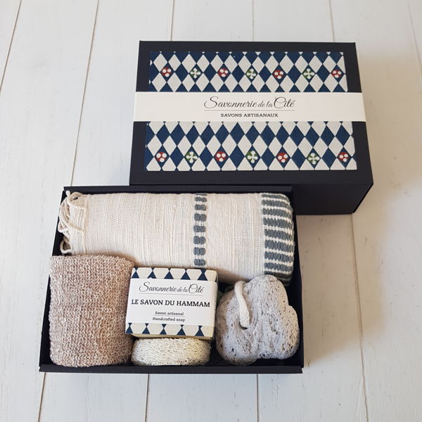 coffret-du-hammam-2-papier-bleu-et-fouta-claire