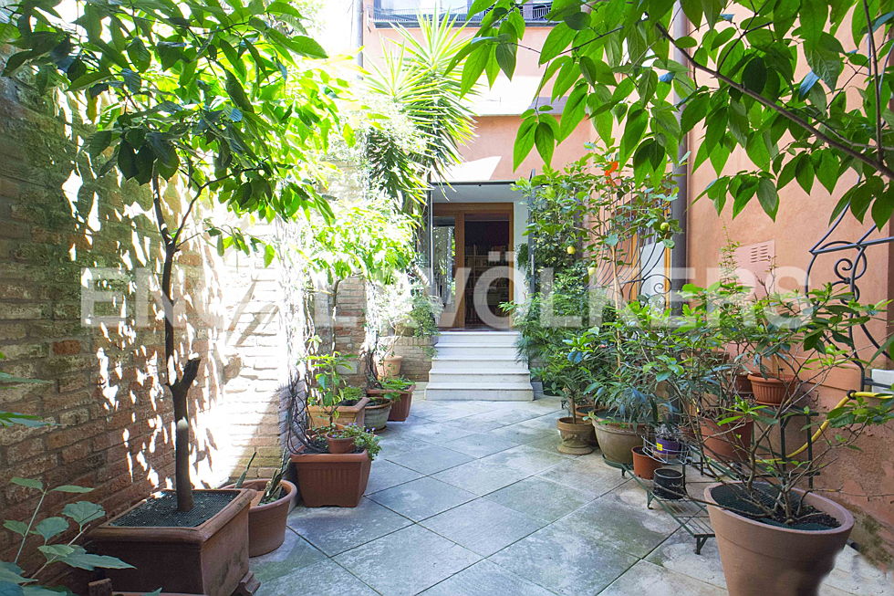  Venezia
- dimora-con-giardino-e-posto-barca-privato (1).jpg