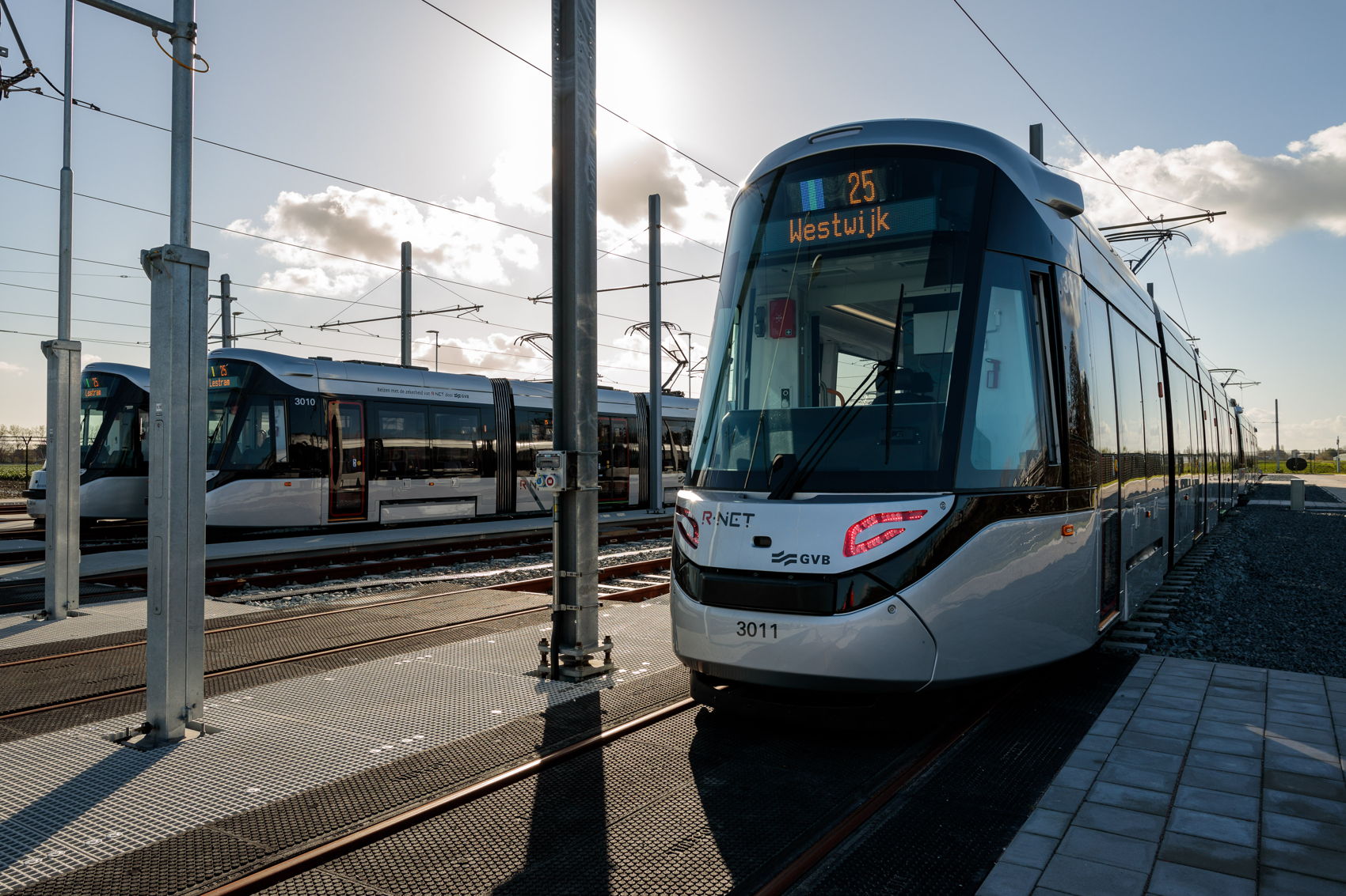 Pionieren op het spoor door de combinatie van een vernieuwde lijn, nieuwe 15G trams en gekoppeld rijden. Pionieren op het spoor door de combinatie van een vernieuwde lijn, nieuwe 15G trams en gekoppeld rijden.