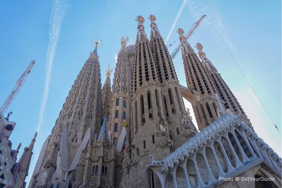 Sagrada Familia & Park Güell: Guided Tour with Skip-the-line Ticket - photo 2