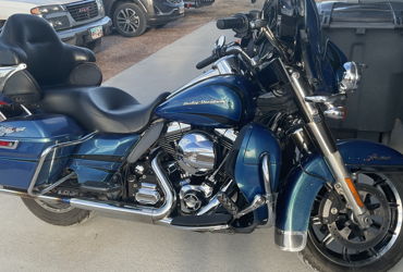 2014 HARLEY-DAVIDSON FLHTK ELECTRA GLIDE ULTRA LTD (CSTM COLOR) motorcycle for rent near BOX ELDER, SD