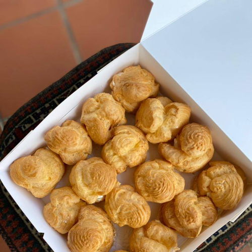 Classic Cream Puff 'Noon Khamei'