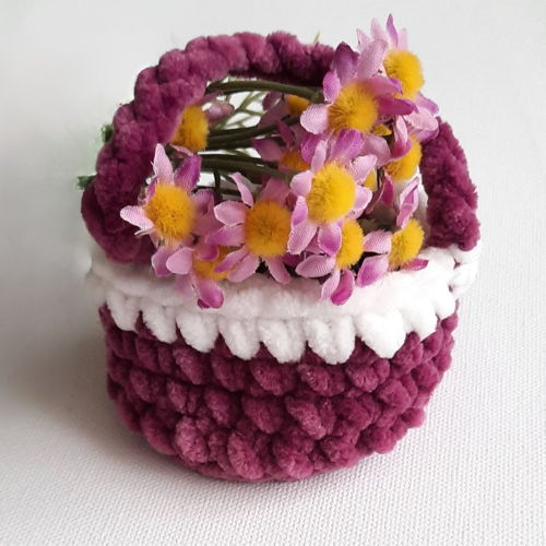 Easy Mini Easter Basket Crochet Pattern