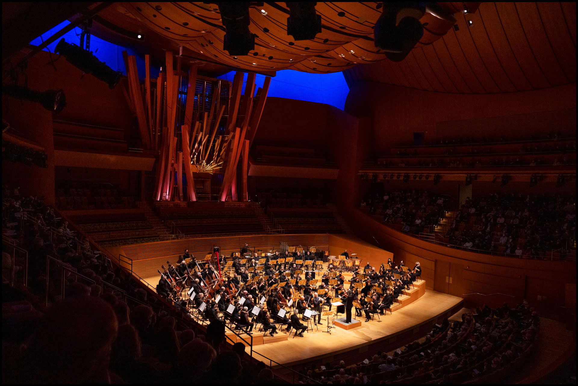 Haga clic para reproducir el vídeo de las asociaciones corporativas para el Walt Disney Concert Hall