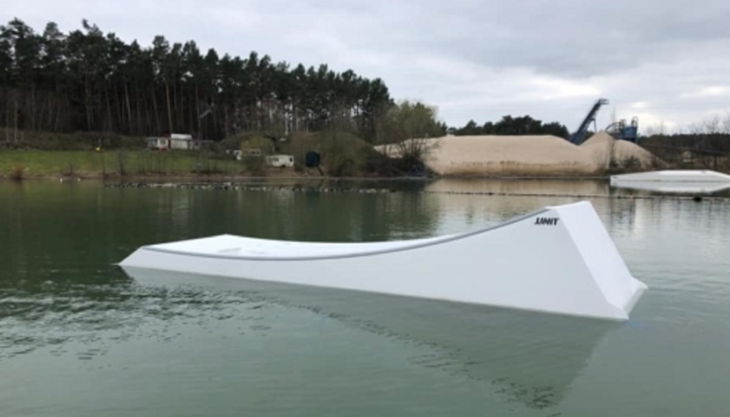 wasserskipark zossen wasserhindernis rampe