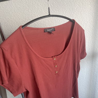 Red wine top
