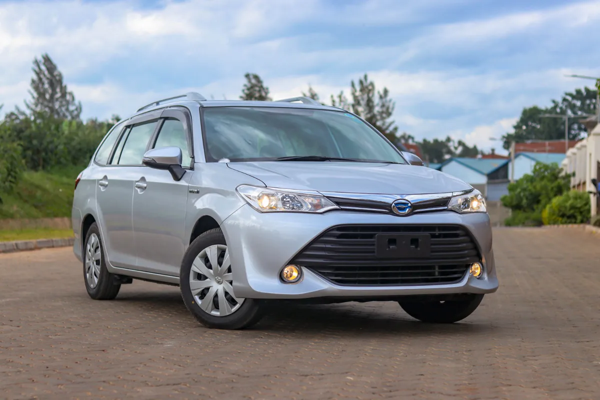2016 Toyota Fielder Hybrid — Royal Max Motors — photo 14 of 17