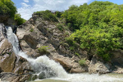 Красоты южного Дагестана: водопады, Самурский лес и экраноплан «Лунь»