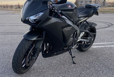 2016 HONDA CBR1000RR motorcycle for rent near Westminster , CO