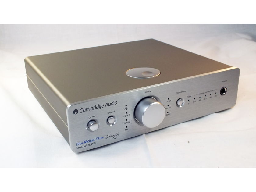 CAMBRIDGE AUDIO DacMagic 100 Digital to  Analogue Converter: Mint Condition B-Stock; Full Manufacturer's Warranty; Silver; 33% Off