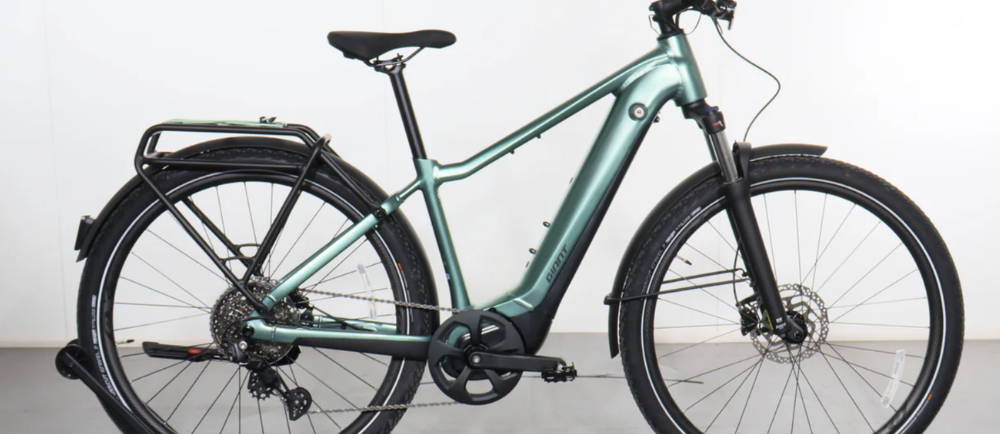 a Giant Explore E+ 1 electric city bike