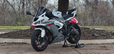2020 KAWASAKI NINJA ZX-6R ABS motorcycle for rent near Missouri City, TX