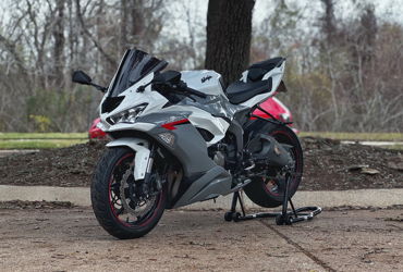 2020 KAWASAKI NINJA ZX-6R ABS motorcycle for rent near Missouri City, TX