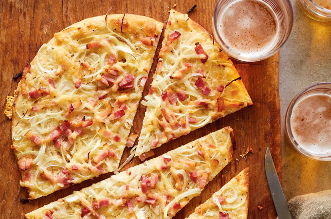 Tarte flambée alsacienne au gruyère (flammekueche)