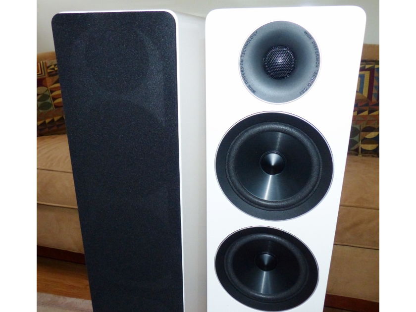 Acoustic Energy AE 309 PRICE DROP White, Elegant Sound and Appearance price drop