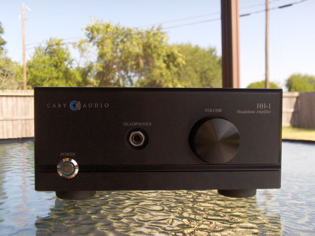 CARY AUDIO HH-1  OUTSTANDING HEADPHONE AMPLIFIER
