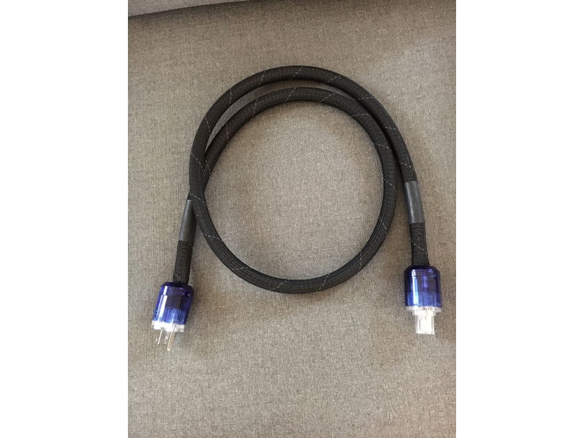 Cerious Technologies Graphene Extreme  AC Cable (Blue)