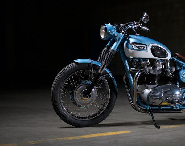 Triumph Bonneville Bobber Blue Custom