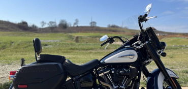 2019 HARLEY-DAVIDSON FLHCS HERITAGE CLASSIC 114 motorcycle for rent near Nolensville, TN