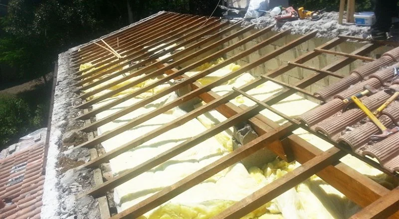 Rénovation de la couverture en tuiles romanes d’une villa à Cannes — photo 5 sur 23 — CEG TOITURE