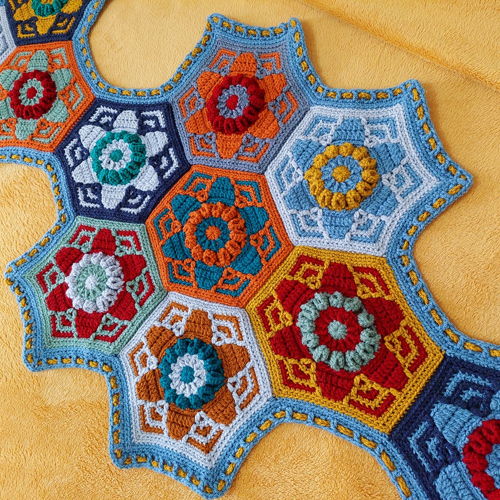 SECRET GARDENS. Overlay mosaic crochet motif pattern