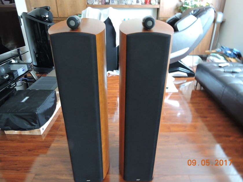 Bowers and Wilkins 803D B&W 803D Diamond speakers in light cherry