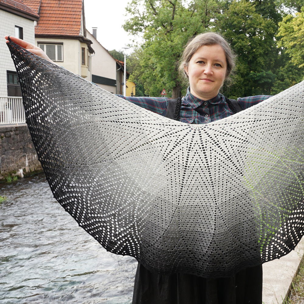 Daisy shawl