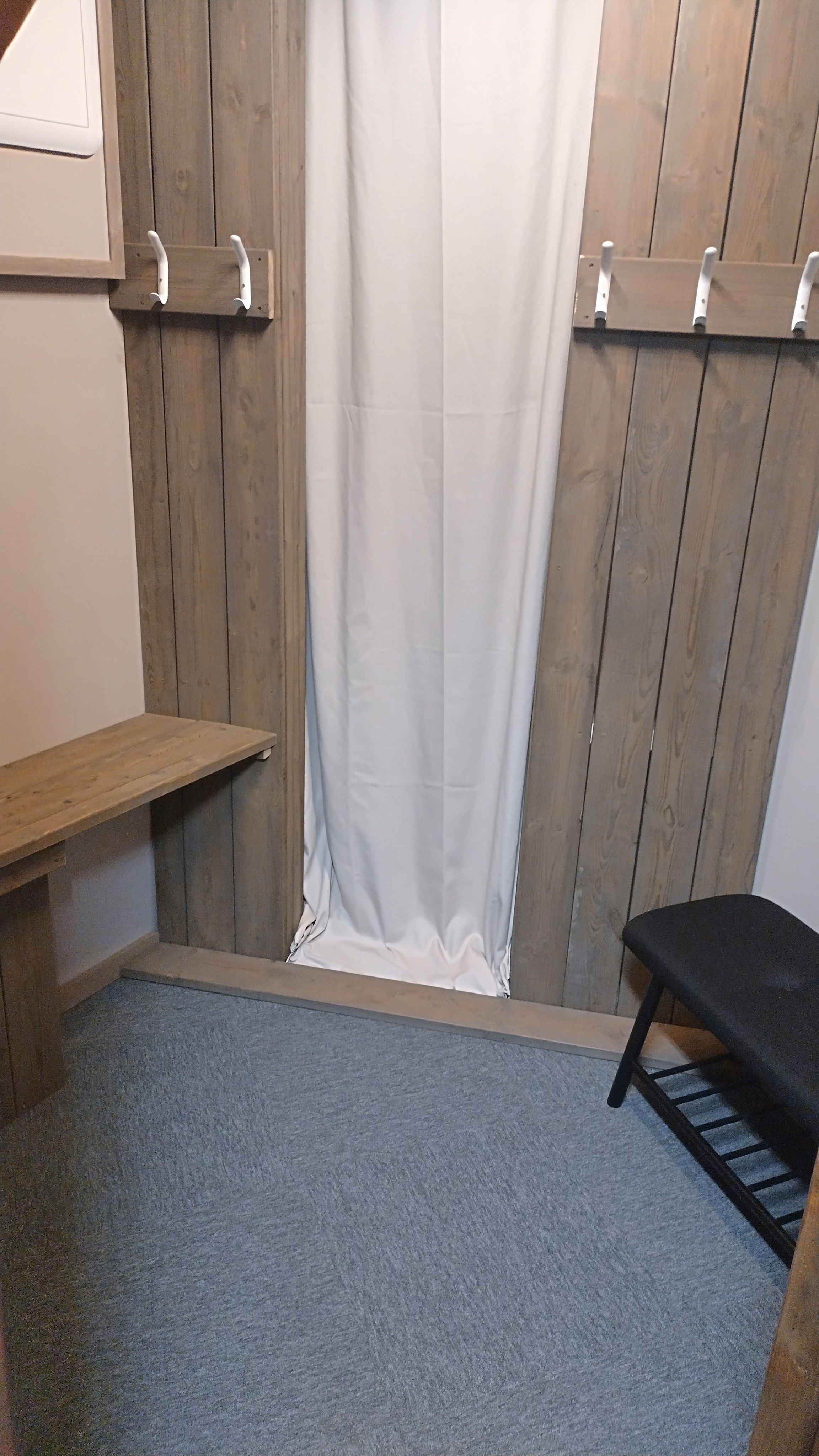 Dette er "Herre" garderobe med Dusj.