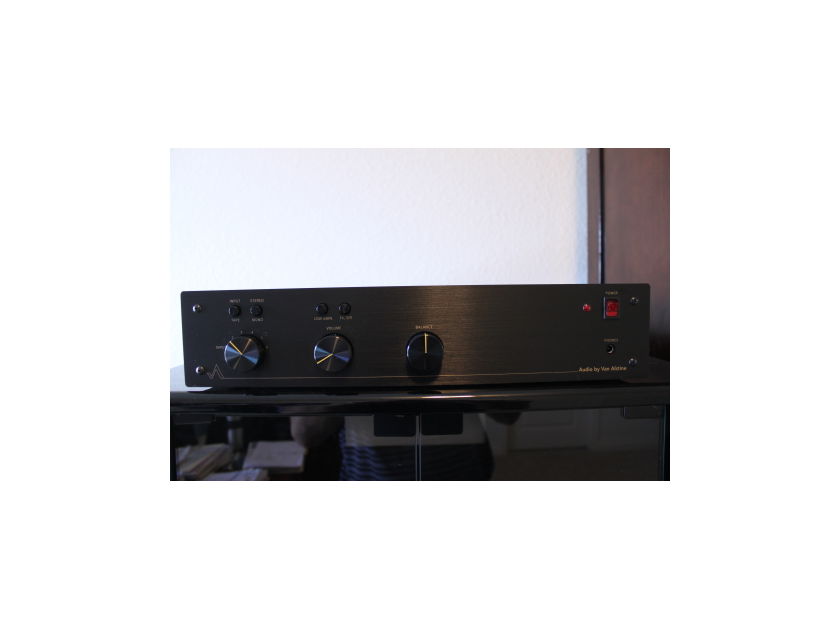 Van Alstine  Transcendence 8+ With Phono and Remote