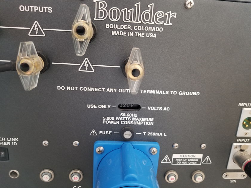 Boulder  2050 Mono Amplifiers