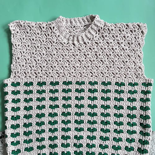 Sweater knitting pattern Give me your Heart by Teacher Sas.