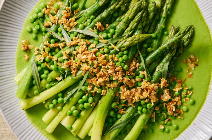 Asperges et velouté de petits pois