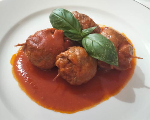 Food experiences Avetrana: Local traditions: enjoy gnocchi and chops